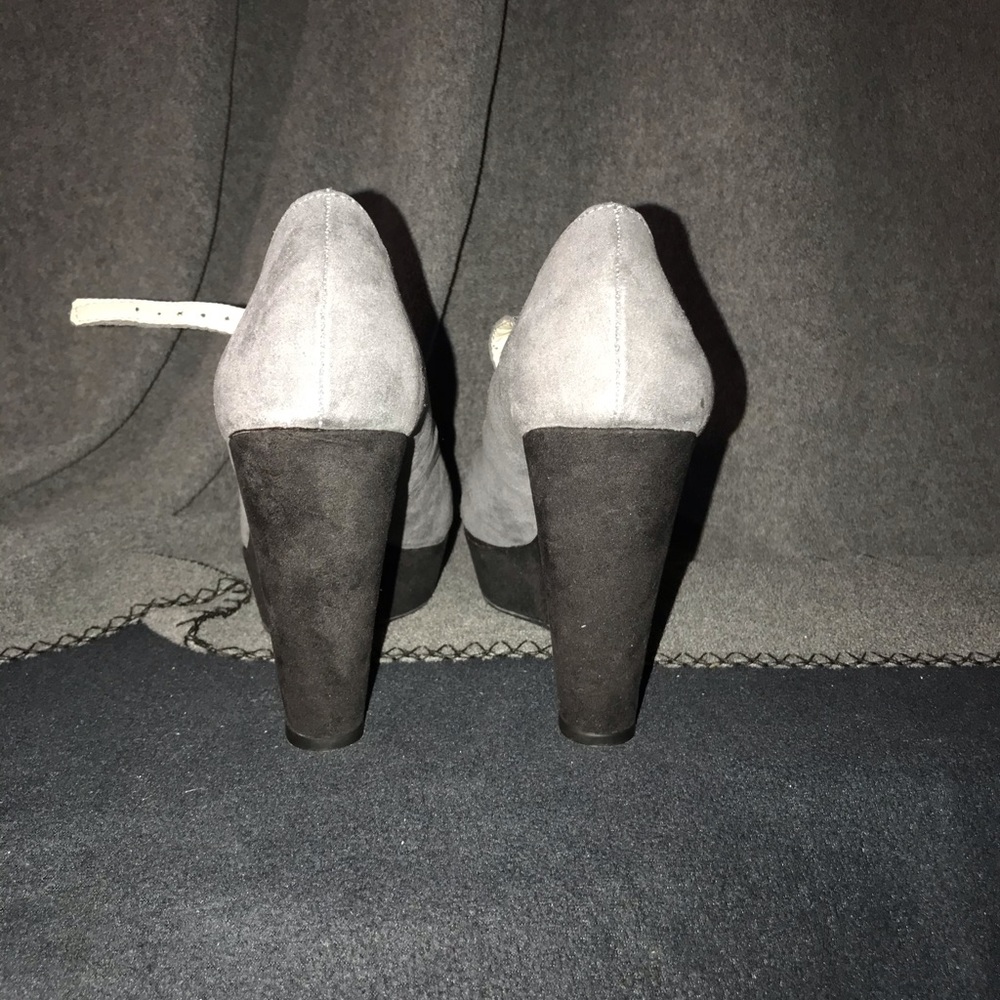 Shoes - Picture 3 of 3